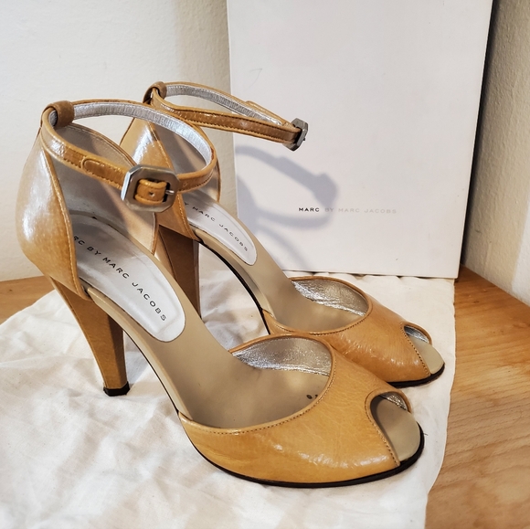 Marc Jacobs open toe heels - Picture 2 of 10